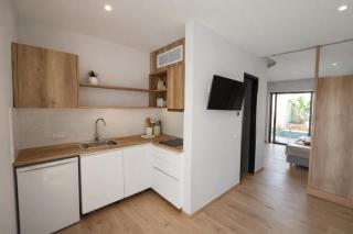 Oasis Luxury Suites - 5