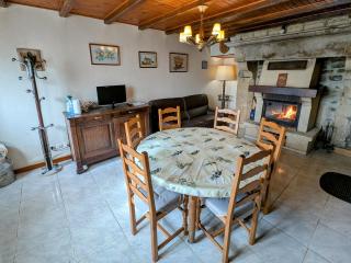 Chambres Confortables avec Petit Déjeuner Inclus et Salon de Jardin - FR-1-583-284 - 4