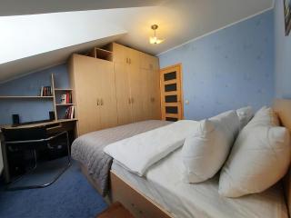 Квартира в центрі Полтави з ванною і кондиціонером, Світло, Електрика та опалення є 24 на 7, Є парковка та зарядка для автомобіля, Документи для відряження - 2