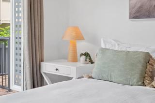 Broadwater Waterfront Balcony near Sea World - 4