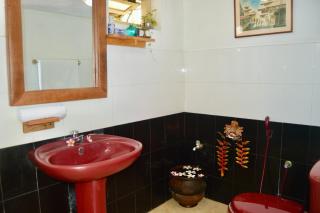 Luminosium Slow Life Garden Retreat - Romantic Tropical Airport Escape - 5