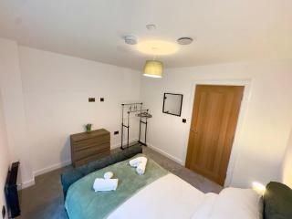 Modern 2 Bedroom Apartment City Center - 6