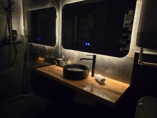 Legenda Lotrilor - Căsuțe & Glamping Brezoi - 1