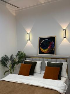 Beautiful Modern Studio - 5