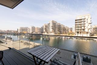 Bright & Airy Canal-Side Retreat for 6 - 6