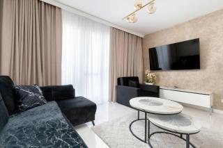 Elegancki Apartament z Miejscem Parkingowym i Balkonem w Łebie by Noclegi Renters - 4