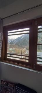 Scenic Mountain Hut Naranag - 1