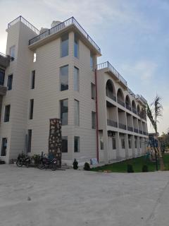 NAYAB by HIDE-IN INDIA - 3