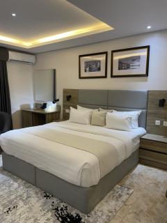 Ringruby Hotel, Oladipo Bateye - 1