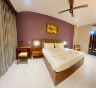 Riviera Hotel and Resort - 7