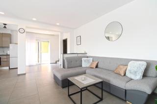 House Mara 2421 - 5