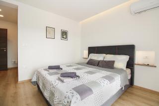 House Mara 2421 - 6