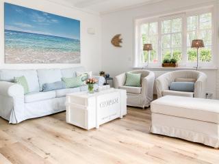Strand Cottage - 0