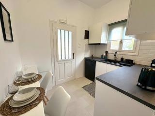 Origins II Calm Studio near Beach & Taverns - 3