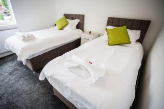 Halford House 3 Bed Town Centre Home from Home with Parking for 2 cars Prime Location Tamworth - Tamworth - 4