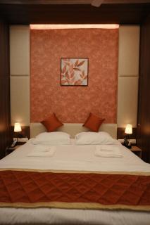 Gamagashree Hotel and Fine Dine - 1