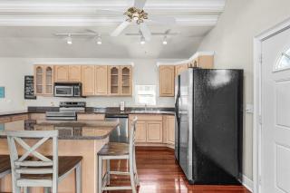 Steps to the Beach, Scenic Deck Views & Near Times Square Fun - FMB - The Upper Deck - Roelens - 1
