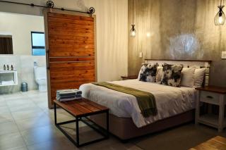 Symponia Guesthouse - 8