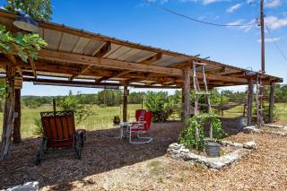 Swing On Inn- Honeycomb Hideaway Suite - Dripping Springs - 5