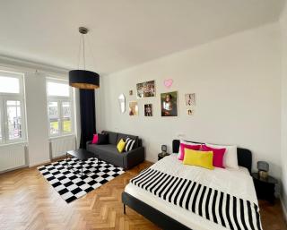 Stylish Vienna Apartment near Schönbrunn Palace - 0