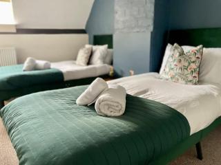 Redesdale View, High Street with Private Garden - 6