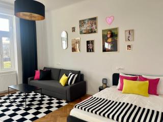 Stylish Vienna Apartment near Schönbrunn Palace - 4