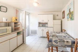 Les Volets Bleus Cottage - 7