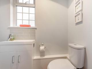 2 Bed in Tenby oc-fb303 - 2