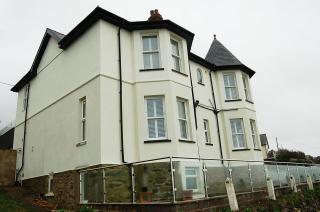 Morwendon House with Sea View - 9