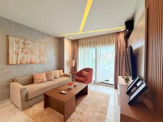 Elegant Luxury Studio - Pool, Beach & Station 2' - 5