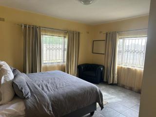 Hatfield staylax Manor 2 - 7