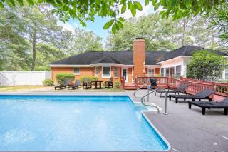 Market District Pool House - 1