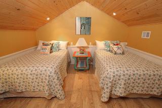 Enjoy beautiful gulf front views from this two bedroom on Captiva - 9