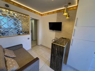 Alexander Central Apt - 7