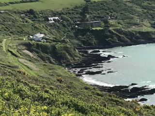 Lime Tree-Gorgeous flat with parking & court yard - 8