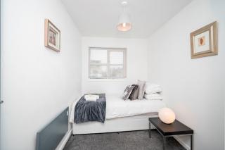 Grove Park Flat with Transport Links and G parking - Pass the Keys - 7