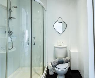 Guestz At The Wellington - 8