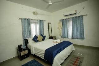 SR Lake View Villa & Luxury houseboats - 1