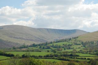 Dog-Friendly 8-Person Cottage with Private Hot Tub - Cantref, Brecon - 7