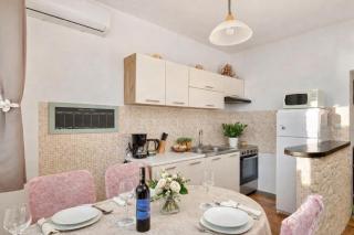 New! Sea View Apartment - 4