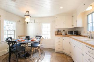 Multi-Dwelling 1 Mile to Nantucket Sound - 2