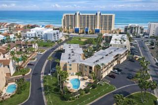 Beach half a block New Inside Up to 8 Pool - 0