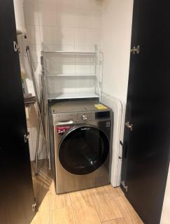 Suite Moderna con Parqueo en Zona 4 - 2