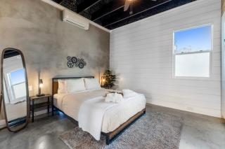 Luxury Spa House Hot Tub, Sauna & Mini Golf - 1