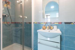 1 House in front of the sea - 4