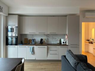 Lake Como 5' - Mountain View - 10' Station - Wifi, AC - 5