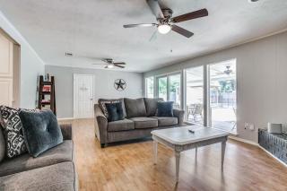 4BR with Pool, Golf, Game Room, Near Stadium and DFW Airport - 2