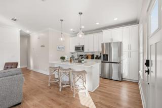 Oceanview Luxury Stay: Heated Pool Close to Beach - 5