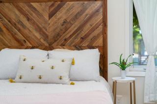 Boho Ranch in Hip East Austin with cowboy pool & hot tub - 7