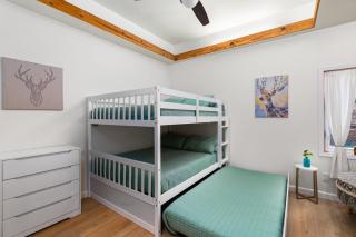 Boho Ranch in Hip East Austin with cowboy pool & hot tub - 1